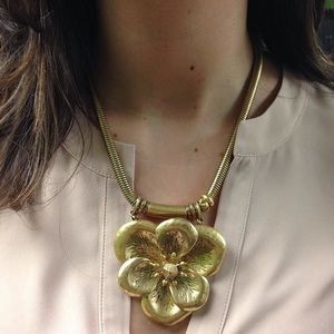 Stella & Dot Bloom Necklace